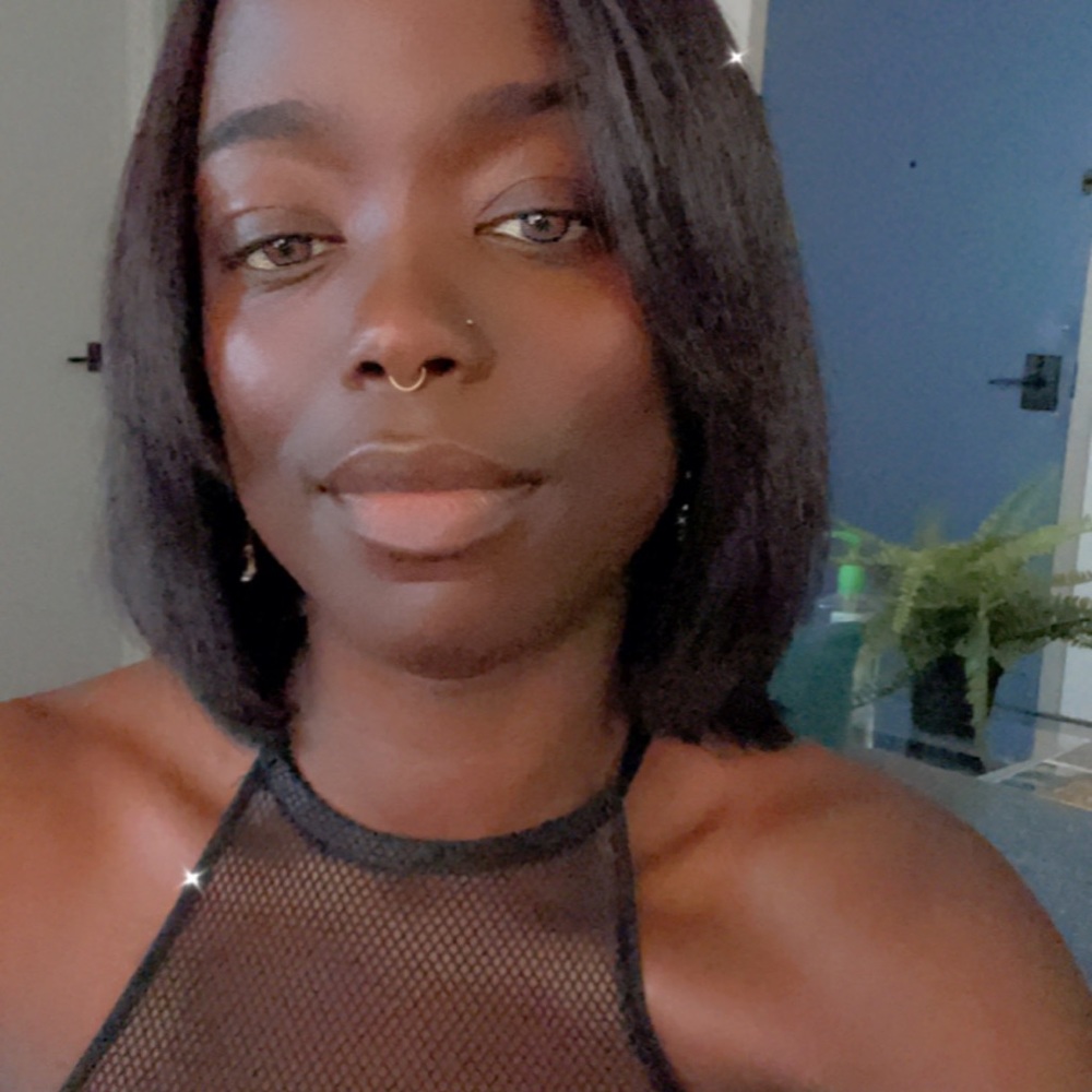 Meet your Posher, Alicia